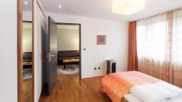 Basic Studio Suite, 1 Katil Bujang XL (Large Single), Kitchenette