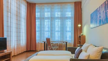 Family Studio Suite, Multiple Beds, Kitchenette