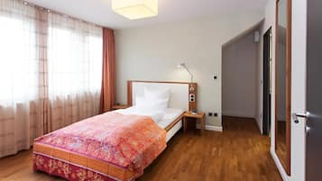 Basic-Studiosuite, 1 großes Einzelbett, Kochnische