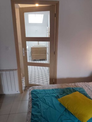 1 chambre, accès Internet, draps fournis
