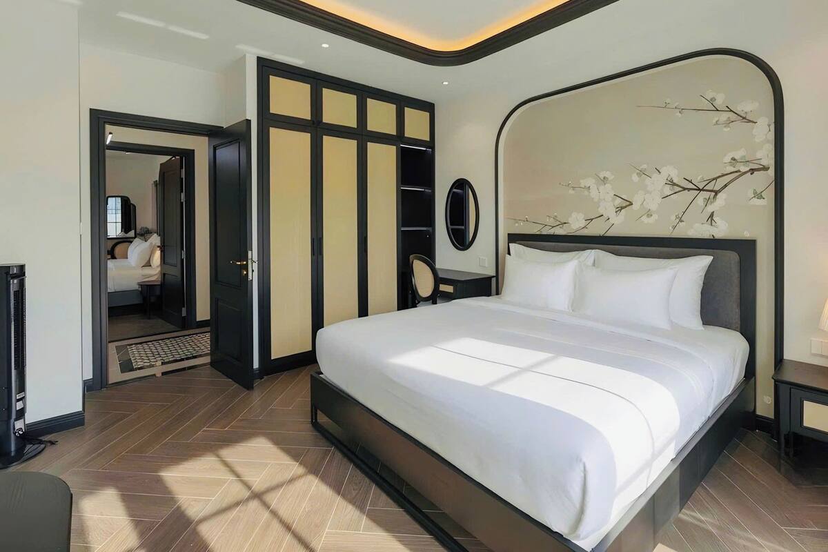 Deluxe Villa, 4 Bedrooms, City View | Hypo-allergenic bedding, in-room safe, desk, free WiFi