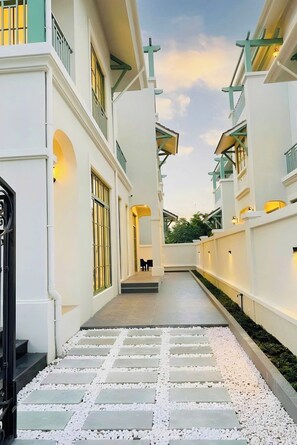 Villa, Multiple Bedrooms, City View | Hypo-allergenic bedding, in-room safe, desk, free WiFi