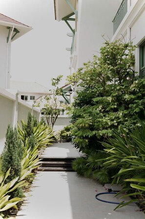 Villa de lujo, 4 habitaciones, balcón, vista al jardín | Detalle exterior