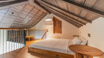 Deluxe Villa, 5 Bedrooms, Private Pool | Hypo-allergenic bedding, in-room safe, desk, free WiFi