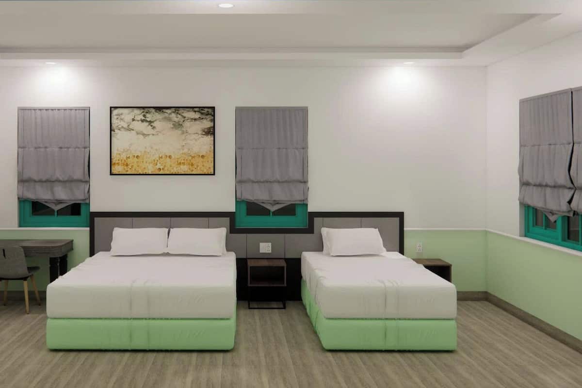 Villa, varias habitaciones, vista a la ciudad | Ropa de cama hipoalergénica y caja de seguridad en la habitación