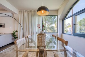 Dining - Bellu - Govino Bay 2BR Maisonette with Common Pool (Gouvia)