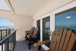 Property grounds - Oceanfront Condo at SPI - Dogs Welcome: Just Steps From the Beach! (South Padre Island)