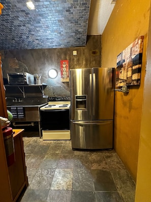 Private kitchen - Cozy 1-bedroom apartment in charming Lake Lotawana with AC (LAKE LOTAWANA)