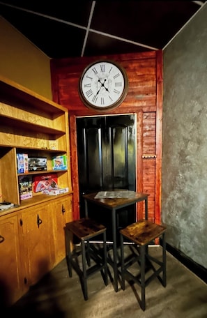 Interior - Cozy 1-bedroom apartment in charming Lake Lotawana with AC (LAKE LOTAWANA)