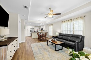 Living area - We welcome you to Dragonfly Nest! A spa resort. Pensacola Beach 15 miles away (Pensacola)