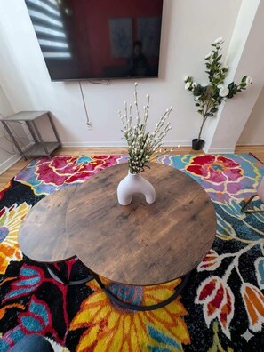 Dining - 1BR Comfort - Quiet & Convenient (Montreal)
