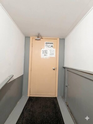 Interior - 1BR Comfort - Quiet & Convenient (Montreal)