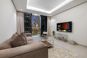 TV - Elegant 1BR with Full Burj Khalifa View (Dubai)