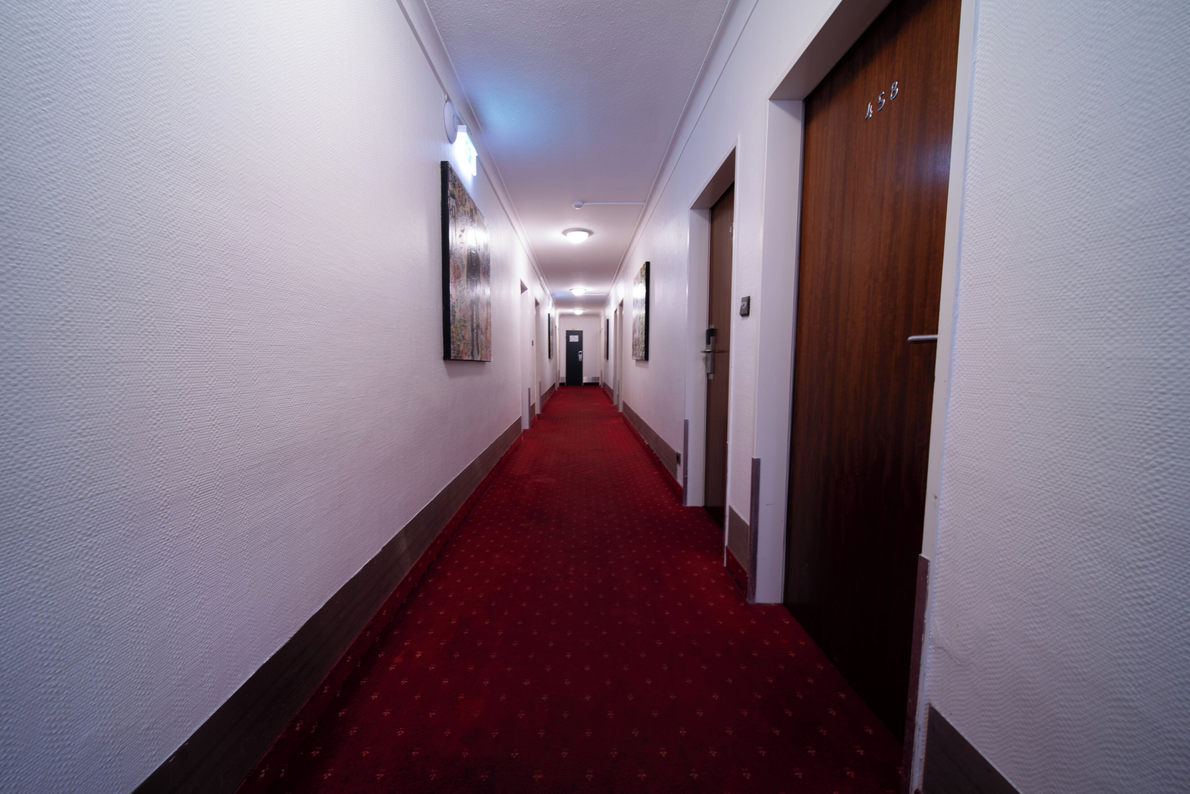 المنشأة من الداخل