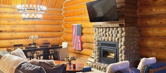 Rustic Luxury Log Cabin Lodge Cozy Fireplace Peaceful Retreat in  Delta Junction
