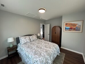 Iron/ironing board, internet, bed sheets