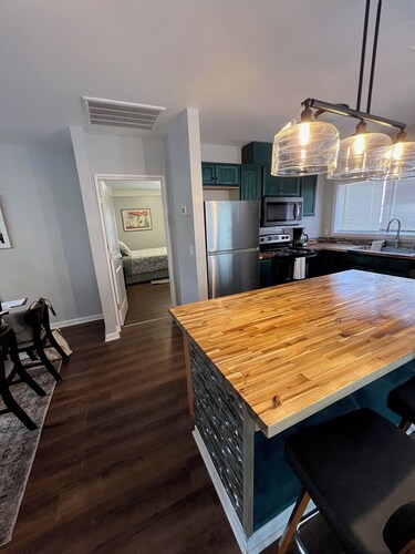 3-bedroom house in welcoming Lake City with cool AC