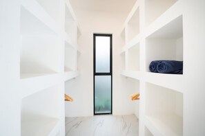 Interior - Playa Tamarindo, private community, before booking please write to private (Tamarindo)