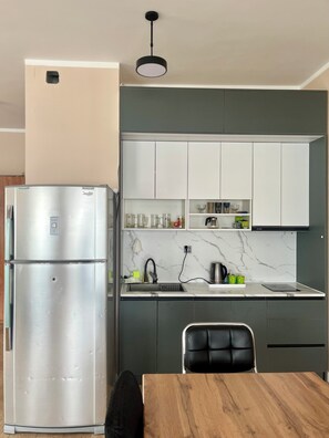 Private kitchen - Private Top-Floor Cozy Studio with Stunning City Views & Full Kitchen (Ulaanbaatar)