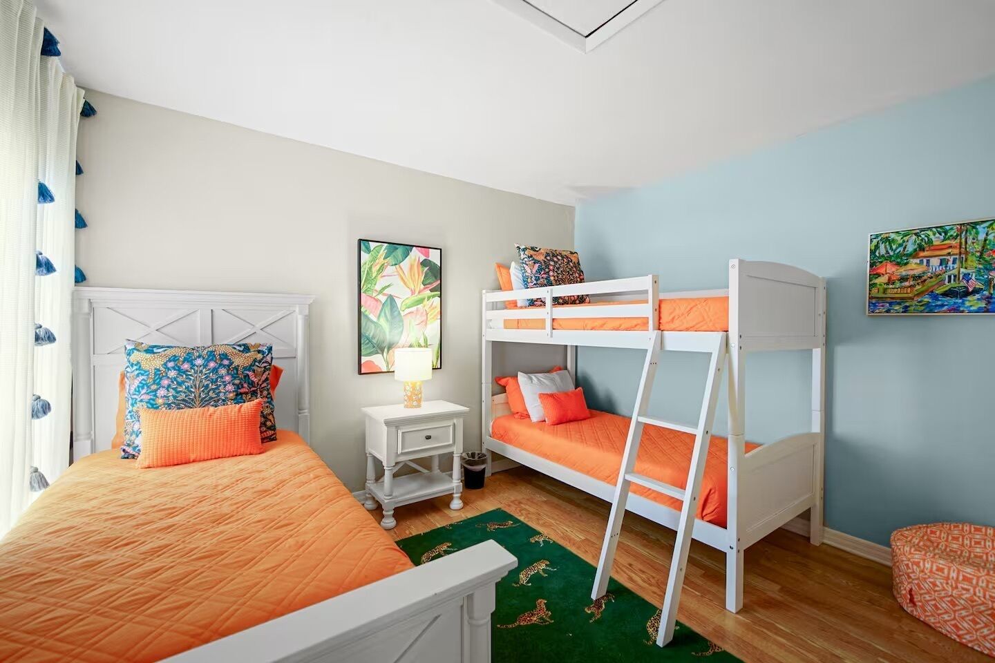 3 chambres, fer et planche à repasser, lit parapluie, Wi-Fi gratuit