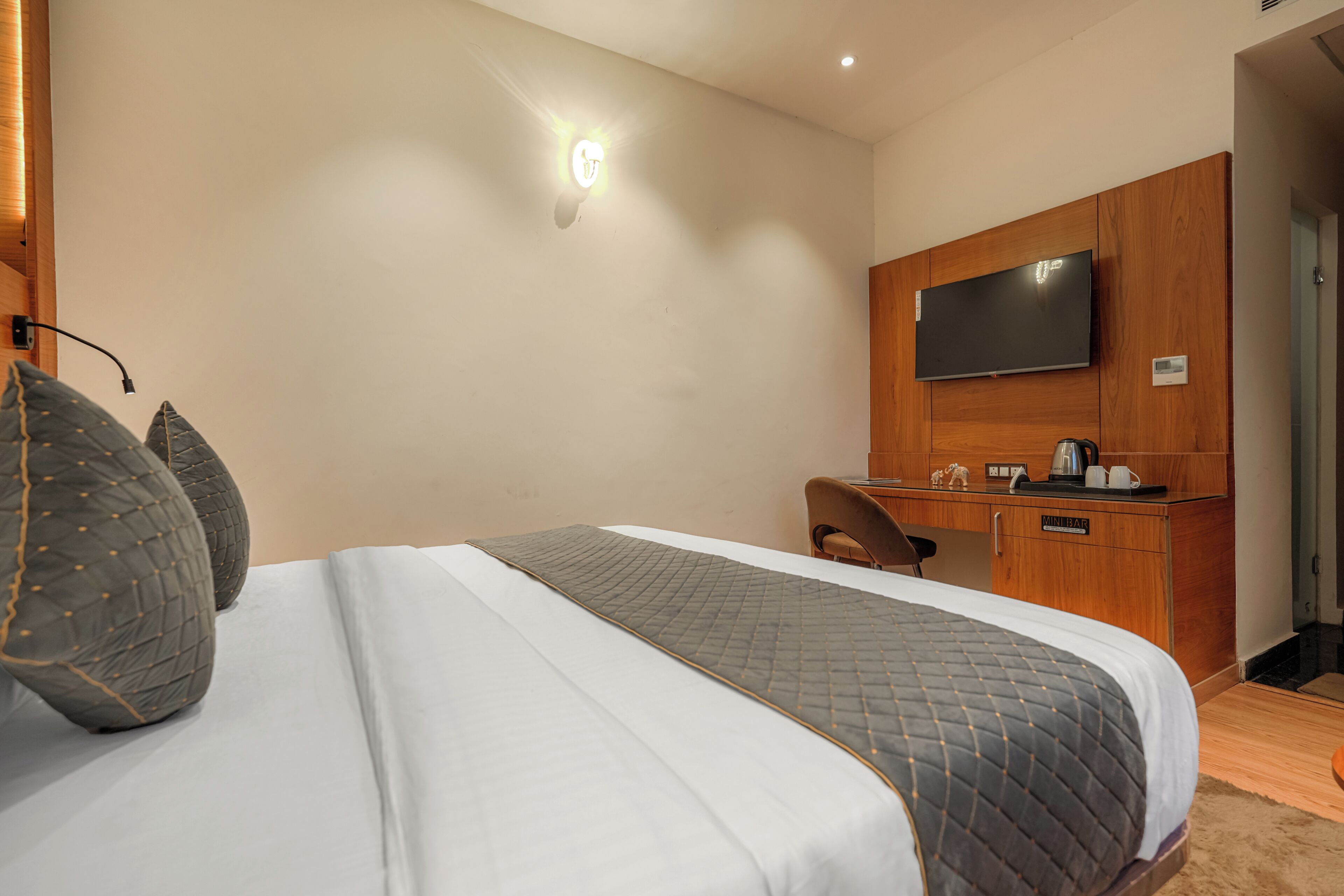 Superior Double Room, City View