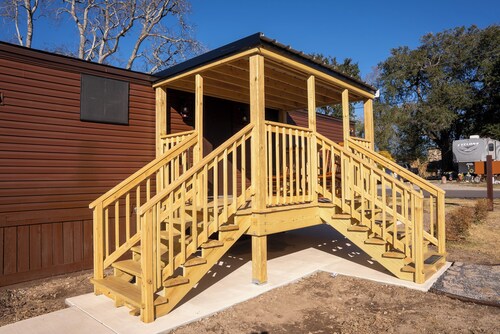 Amelia's Hidden Hideaway/ quiet cottage located in Broussard, La.