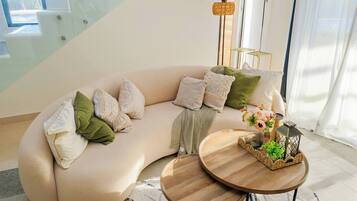 House, 3 Bedrooms, Patio | Living area