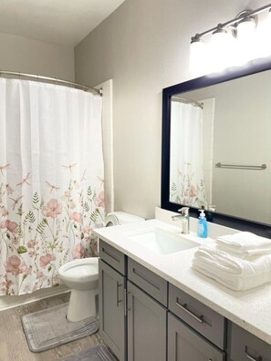 Bathroom - Spacious 2BR 2BA Magnolia Apt Near The Woodlands (Magnolia)
