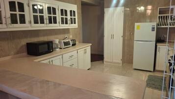 House, Patio, Garden View | Private kitchen