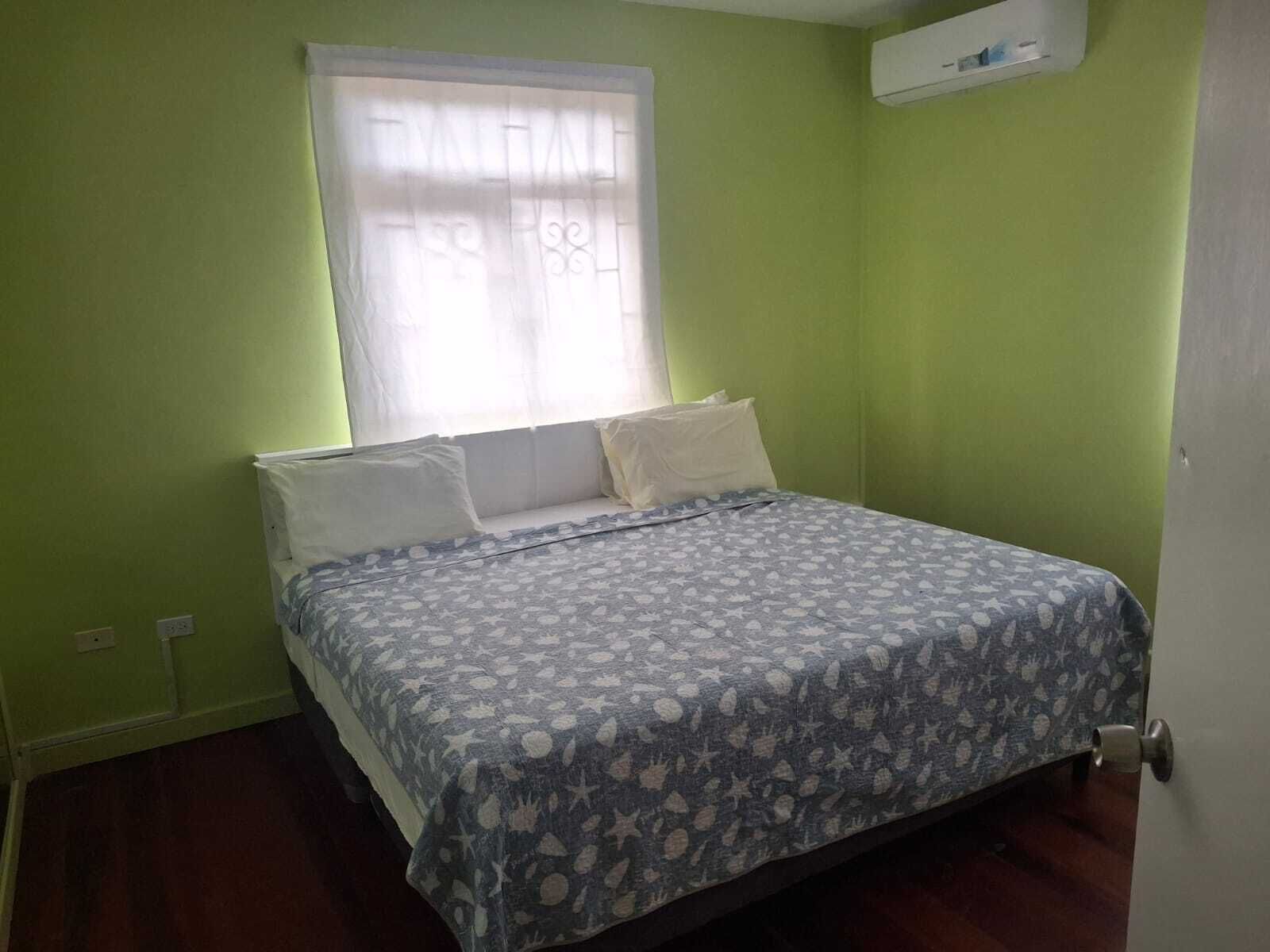 Ferienhaus, Terrasse, Gartenblick