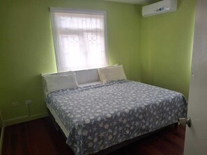 Huis, patio, uitzicht op tuin