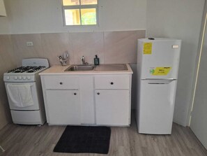 Studio, Patio, Valley View | Private kitchen