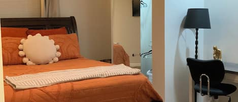 1 bedroom, desk, iron/ironing board, WiFi
