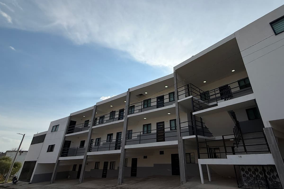 Perushuoneisto, 3 makuuhuonetta, patio, torni | Ulkopuoli