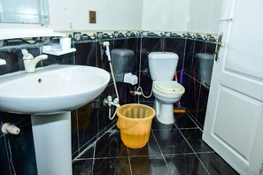 Bathroom - The Royal Sea Clifton  (Karachi)