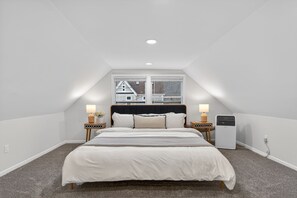 4 bedrooms, iron/ironing board, WiFi, bed sheets