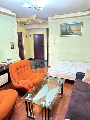 Iron/ironing board, WiFi - Stylish City Center Yerevan Apartment –Walk to Main Attractions ,Cafés & Museums (Yerevan)