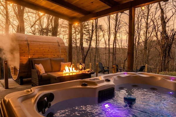 Outdoor spa tub