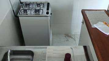 Family Suite, Kitchenette, Sea View | Private kitchen