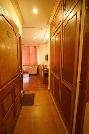 Deluxe-Doppelzimmer, Bergblick | Innenbereich