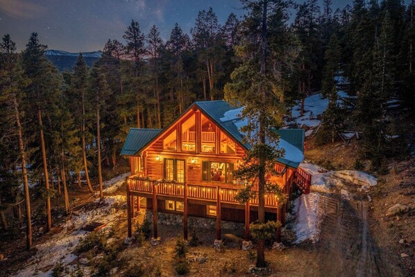 Exterior - Last Light Lodge - 6 Acres, 14er Views, Hot Tub, Sleeps 10 (Fairplay)