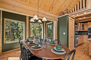 Dining - Last Light Lodge - 6 Acres, 14er Views, Hot Tub, Sleeps 10 (Fairplay)