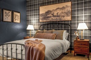 Room - Last Light Lodge - 6 Acres, 14er Views, Hot Tub, Sleeps 10 (Fairplay)