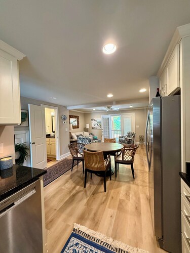 Charming updated townhome steps away from beautiful historic downtown Beaufort.