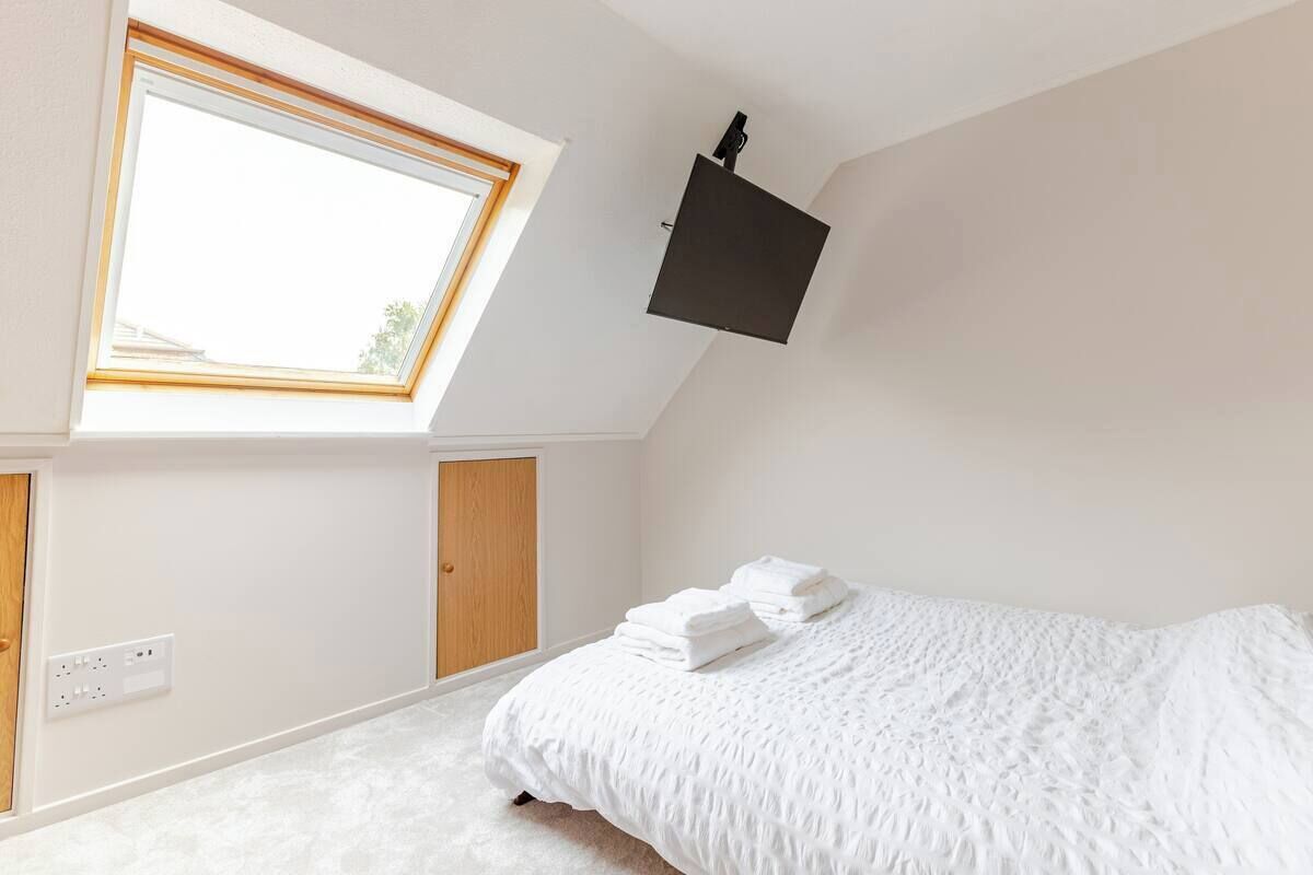 1 habitación, tabla de planchar con plancha, wifi y ropa de cama 