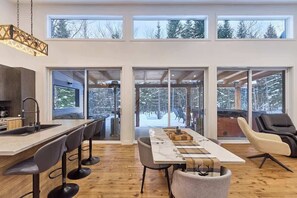 Interior - Nordik Nara, Pet-Friendly (Notre-Dame-de-la-Merci)