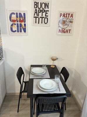 Dining - La Piazzetta-your retreat just a few meters from the aquarium  (Genova)