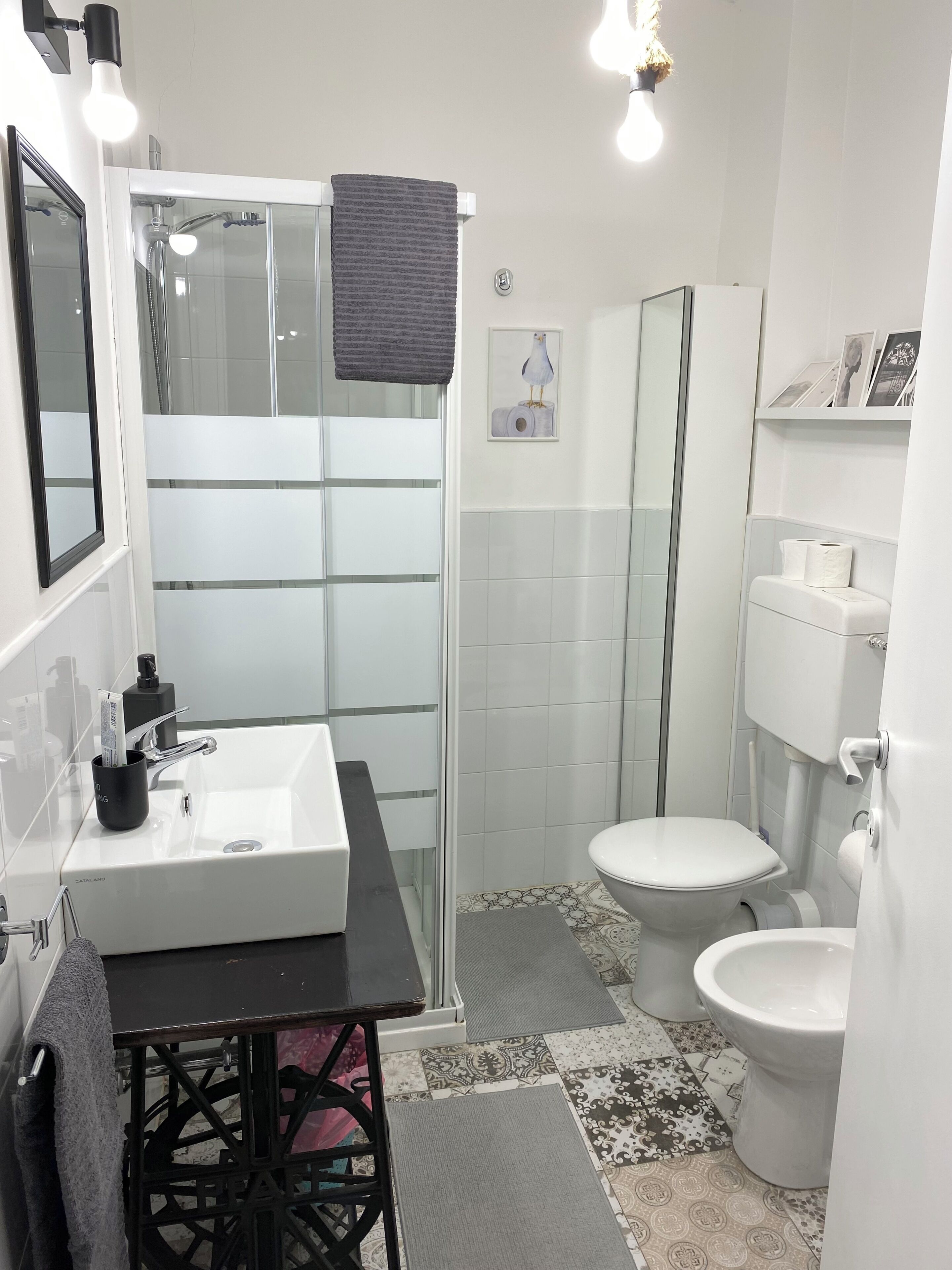 Doccia, asciugacapelli, bidet, asciugamani