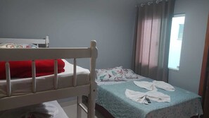 Family Quadruple Room | Free WiFi, wheelchair access - Pousada Ilha do Itacolomi (Penha)