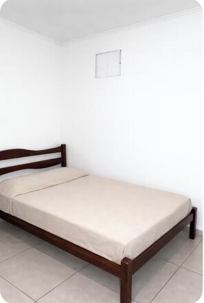 Room - Comfortable and private space ideal for travelers. (Açailândia)